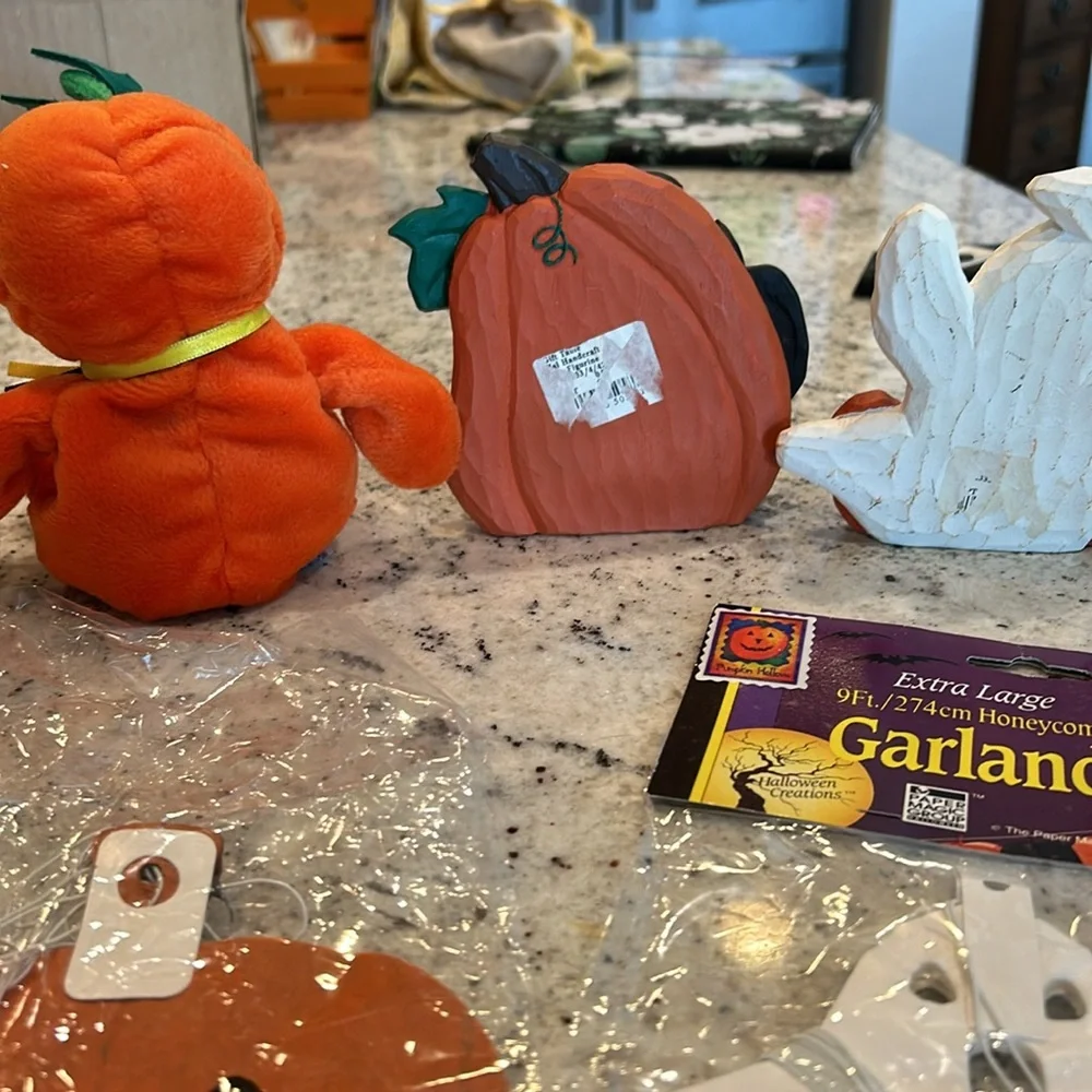 Halloween Decor bundle - garland, gift bags,stuffed pumpkin & small figu…